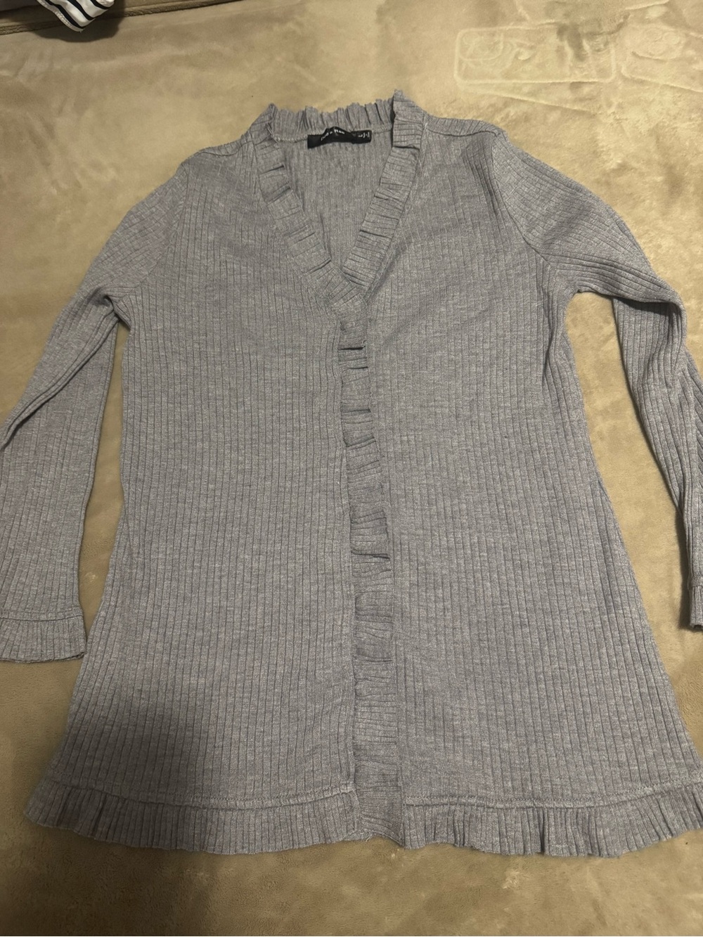 Doe & Rae Gray Ribbed Ruffle-Trim Open Cardigan